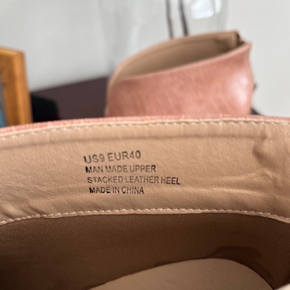 Women's Croc-Embossed Ankle Booties - Pink - Picture 4 of 5